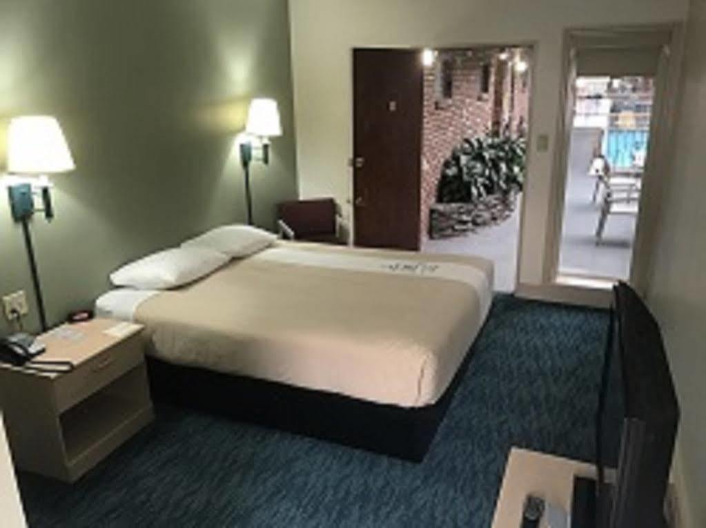Bluebird Spa City Motor Lodge 萨拉托加斯普林斯 外观 照片
