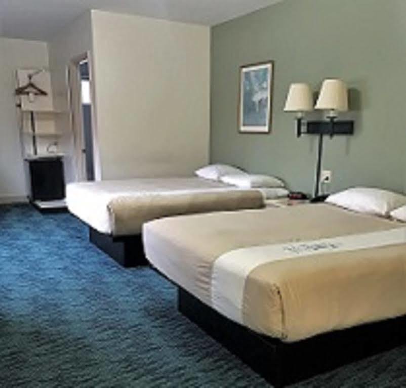 Bluebird Spa City Motor Lodge 萨拉托加斯普林斯 外观 照片